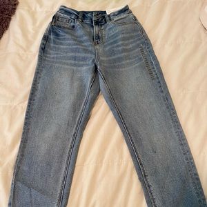 NWT American Eagle jeans! Size 000 short!
